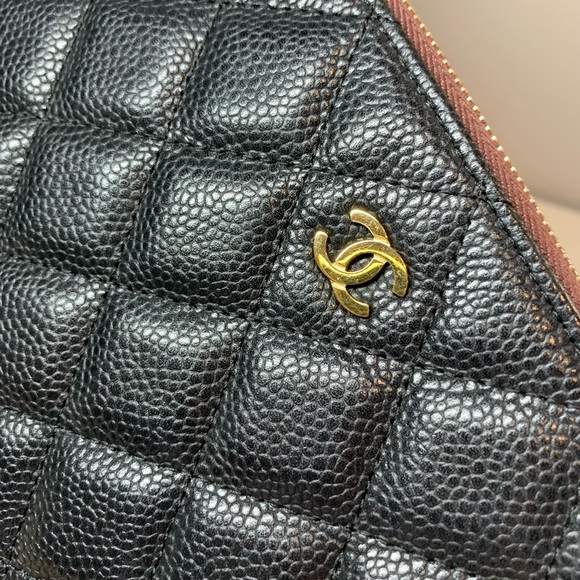 Chanel o case pouch medium caviar black gold hardware - Picture 4 of 14